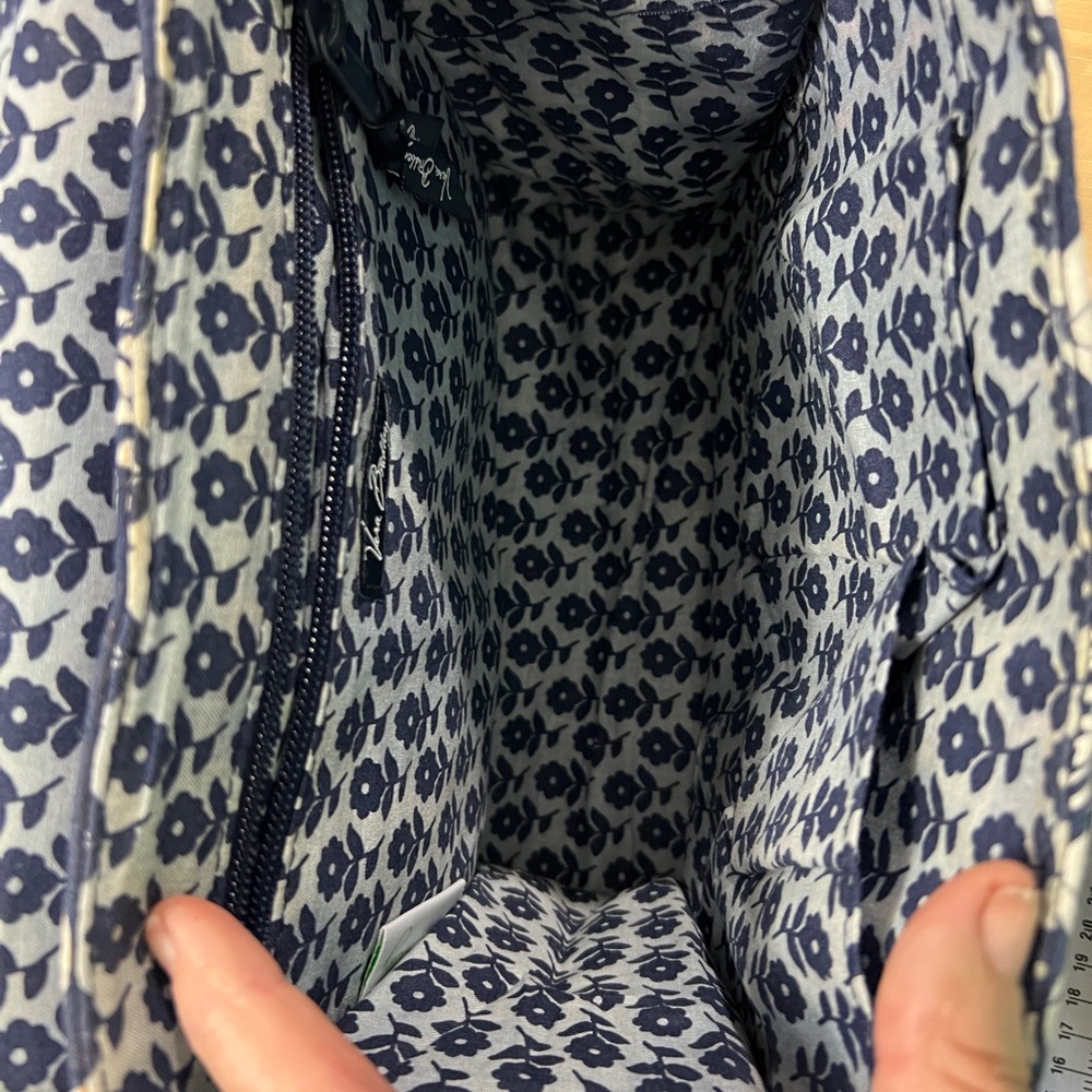 Vera Bradley Small Bag with handle & shoulder strap, Navy/White lots of pocket - Picture 5 of 9